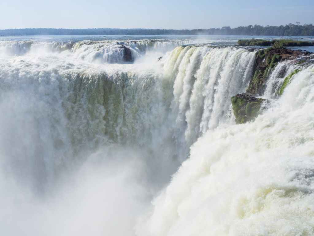 Cataratas del Iguazú,  uma das maravilhas naturais do mundo